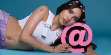 Dome se quita el nombre de influencer y titula el disco ‘La del Arroba’