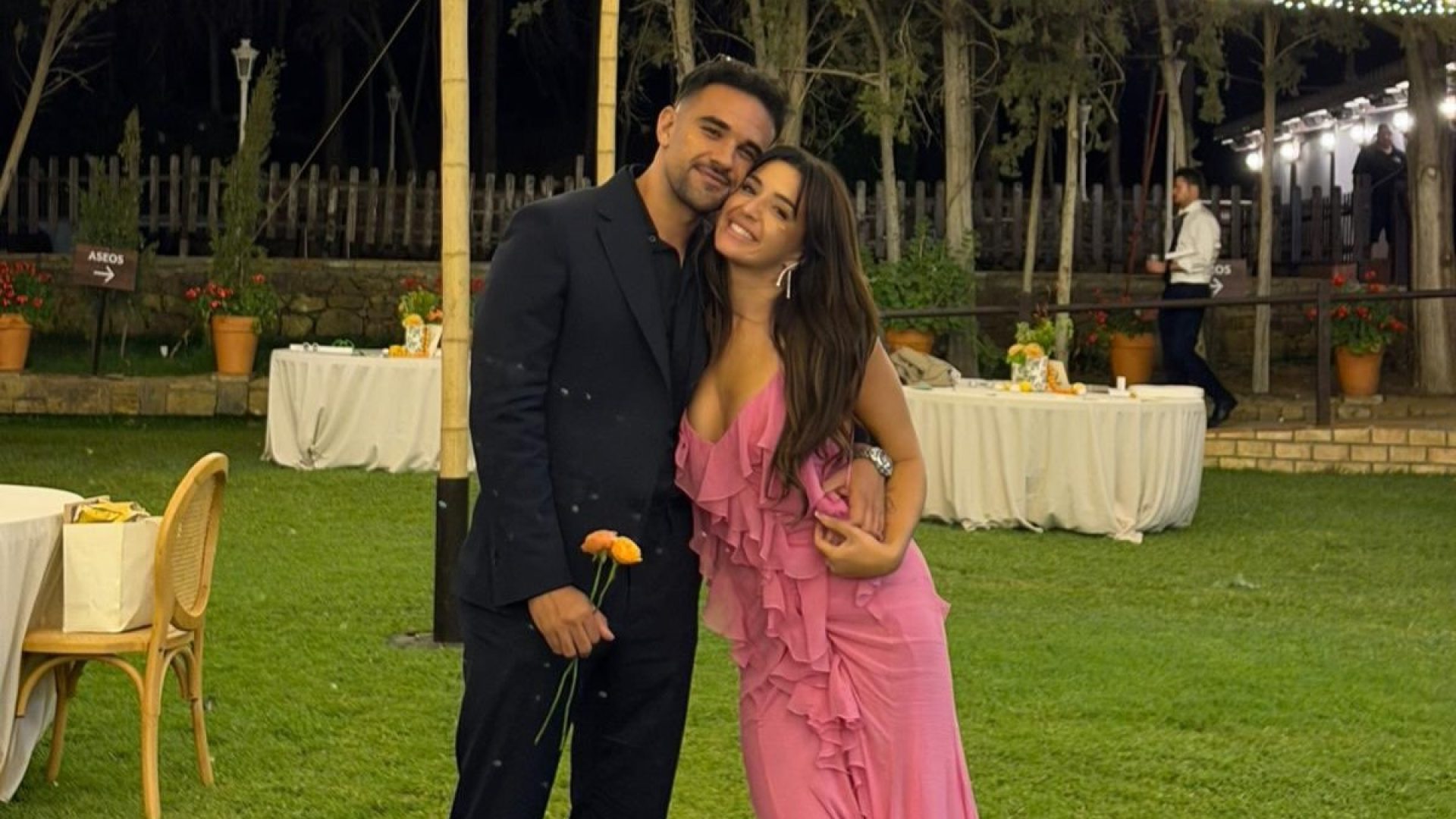 IlloJuan regaló su exclusiva de boda en directo, sin querer y gratis